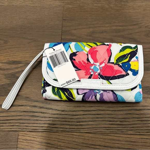 Vera Bradley Trimmed Wristlet NWT - Picture 11 of 11
